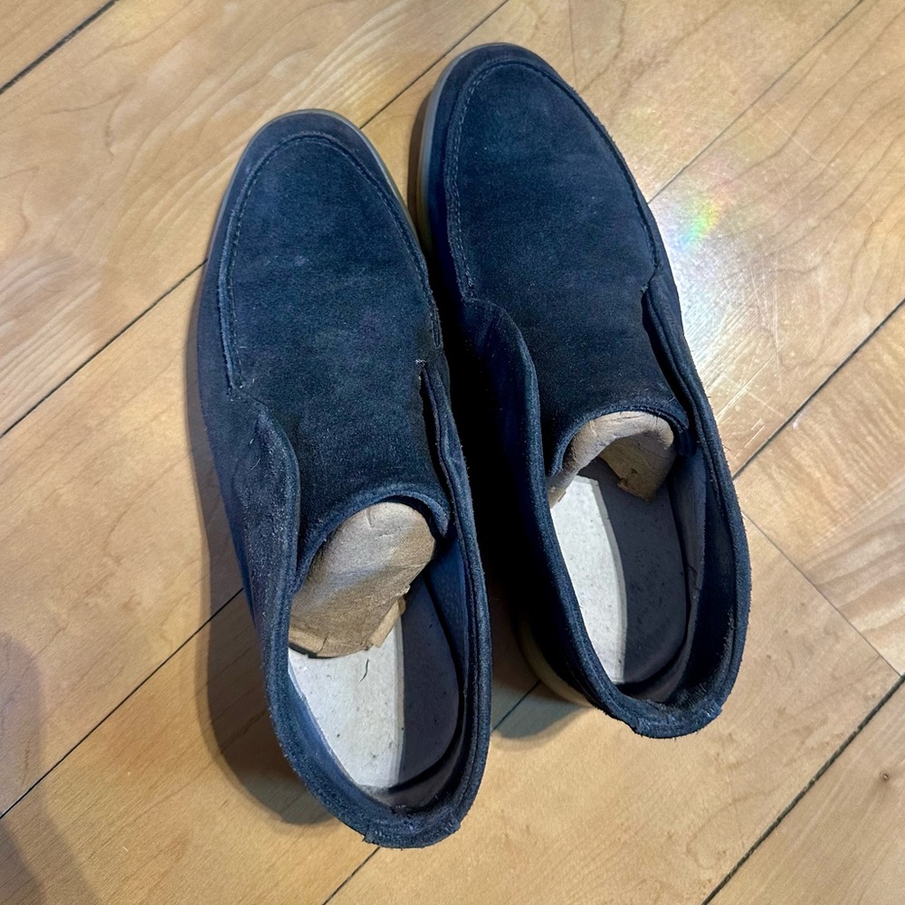 🩶Slip-On Suede Loafers.